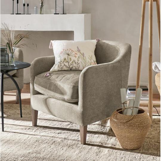 kenyelmes szurke barsony targyalo bar klubfotel ives fotel klasszikus elegans polgari nappali lakberendezes.jpg